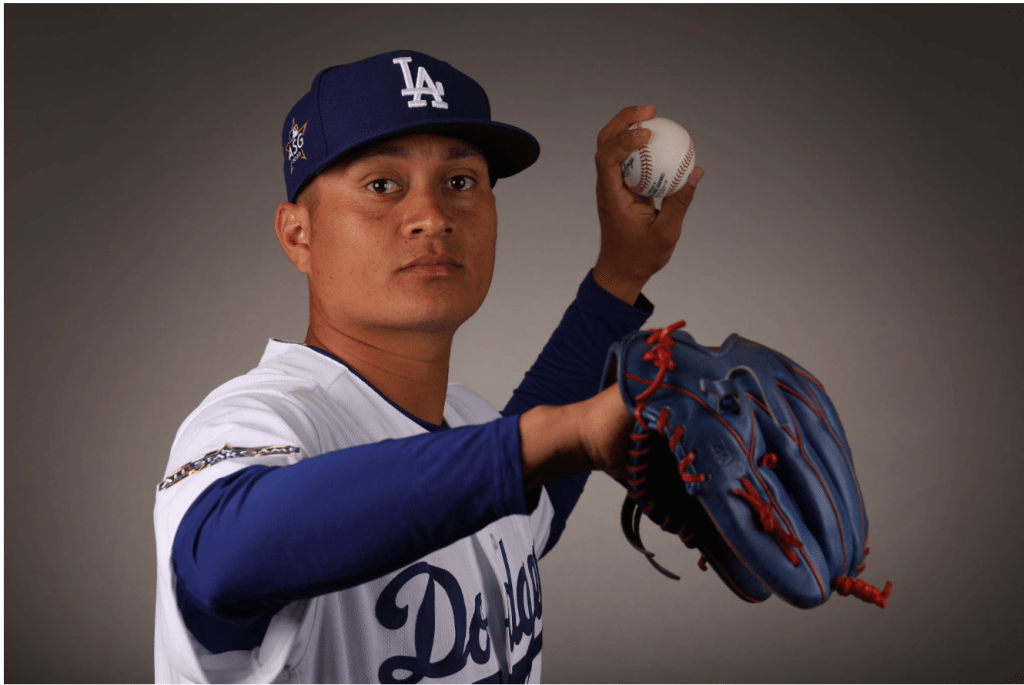 Yanks Acquire LHP Victor Gonzalez & 2B Jorbit Vivas in Trade w/&nbsp;Dodgers